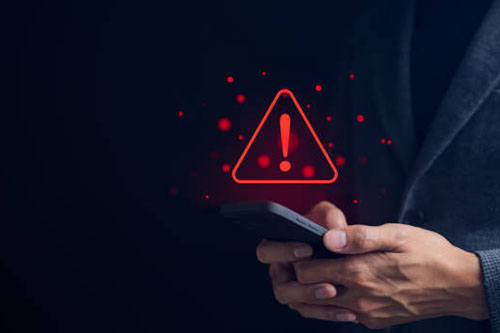 如何利用区块链技术增强物联网(IoT)的安全性？